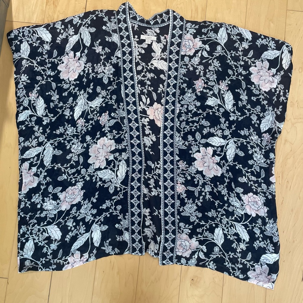 Loft Sweater Women M/L Black open tunic with white/pale pink flowers